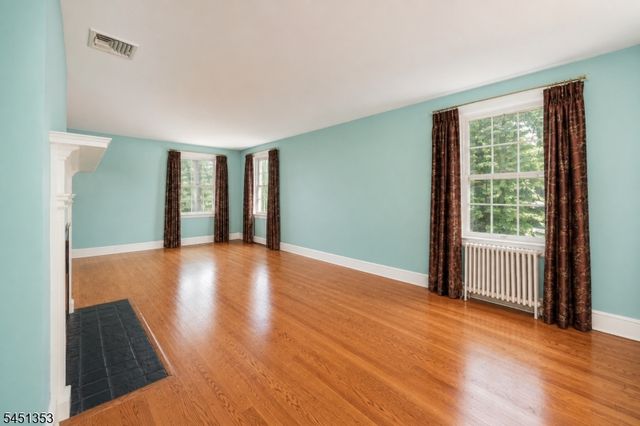 14 Brook Ct, Summit City, NJ 07901