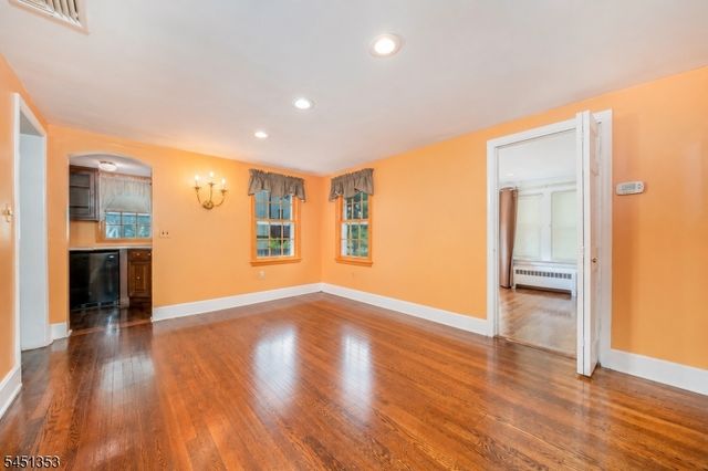 14 Brook Ct, Summit City, NJ 07901