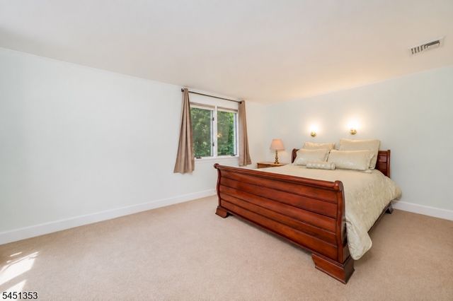 14 Brook Ct, Summit City, NJ 07901