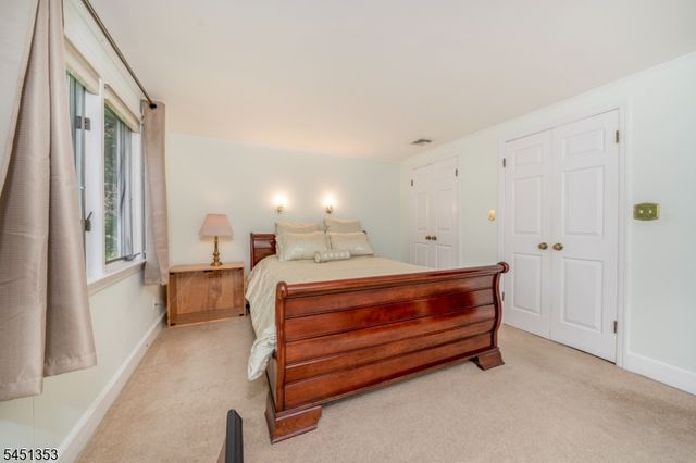 14 Brook Ct, Summit City, NJ 07901