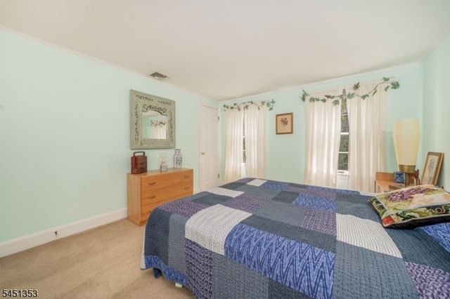 14 Brook Ct, Summit City, NJ 07901