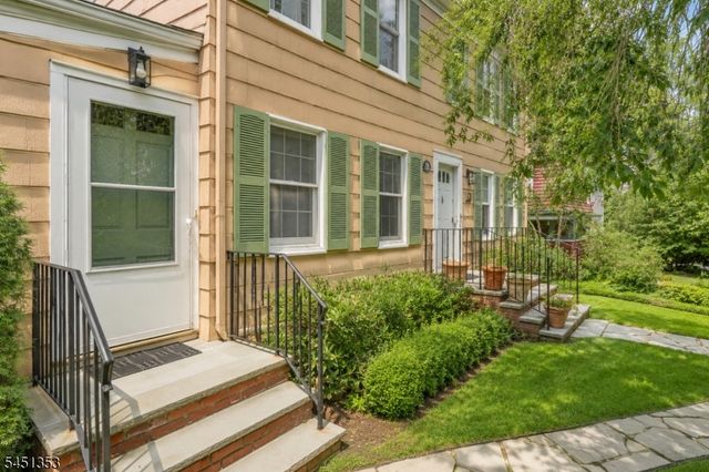 14 Brook Ct, Summit City, NJ 07901