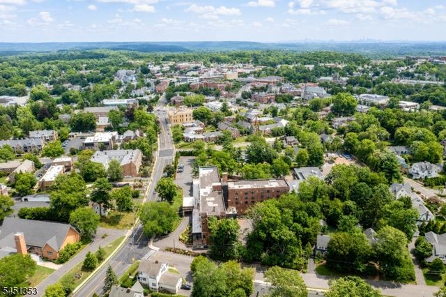 14 Brook Ct, Summit City, NJ 07901