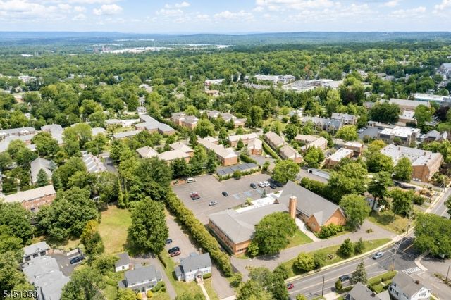 14 Brook Ct, Summit City, NJ 07901