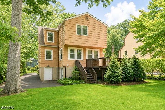 14 Brook Ct, Summit City, NJ 07901