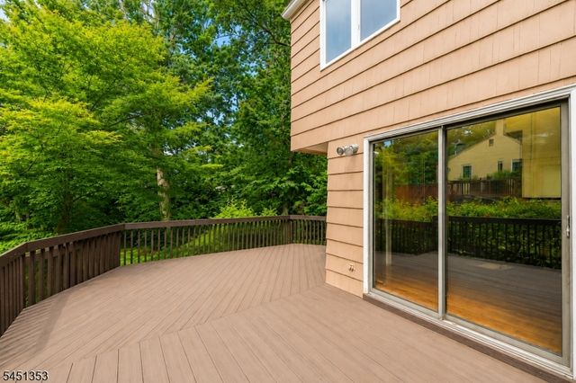 14 Brook Ct, Summit City, NJ 07901