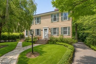 14 Brook Ct, Summit City, NJ 07901