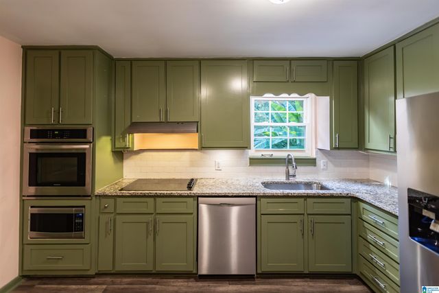 1026 KINGS FOREST DRIVE, Leeds, AL 35094