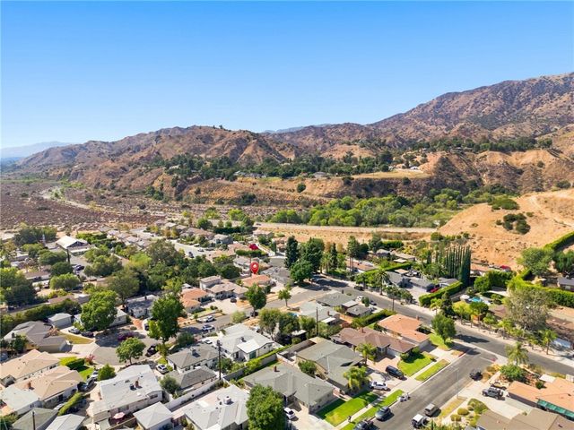 11137 Parr Avenue, Sunland, CA 91040