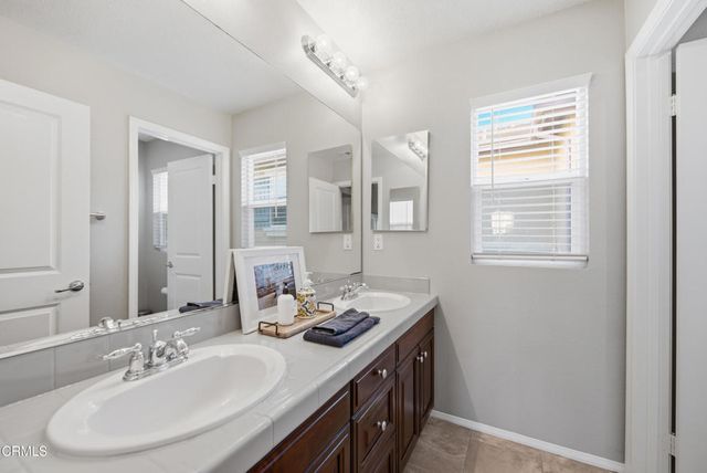 660 Clearwater Creek Drive, Thousand Oaks, CA 91320