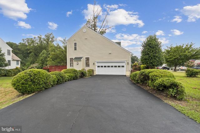 4101 MOSSY BANK LN, Fredericksburg, VA 22408