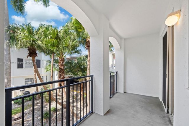 3225 NE 184th St 10205, Aventura, FL 33160