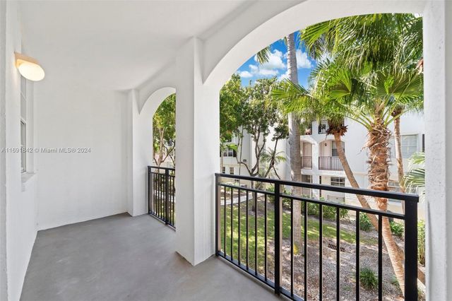 3225 NE 184th St 10205, Aventura, FL 33160