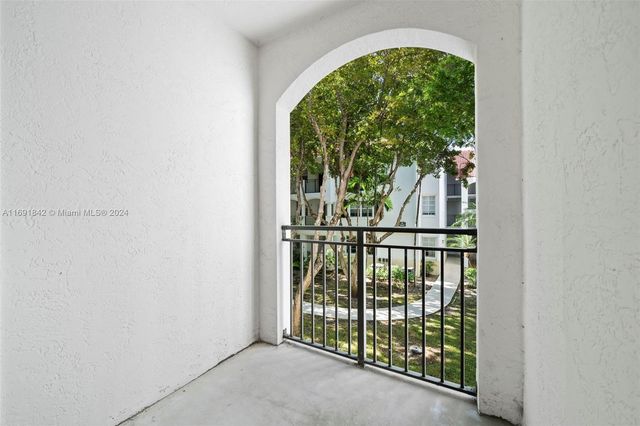 3225 NE 184th St 10205, Aventura, FL 33160