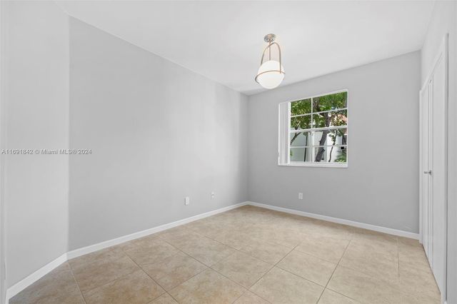 3225 NE 184th St 10205, Aventura, FL 33160