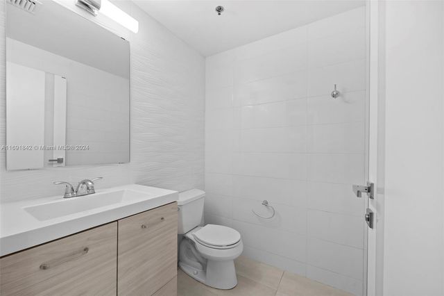 3225 NE 184th St 10205, Aventura, FL 33160