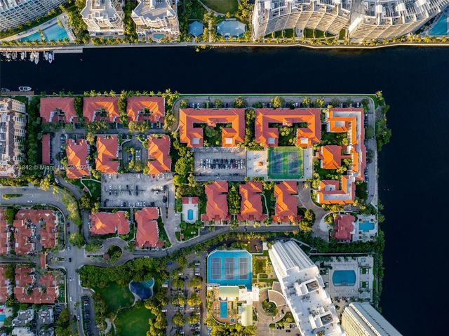 3225 NE 184th St 10205, Aventura, FL 33160