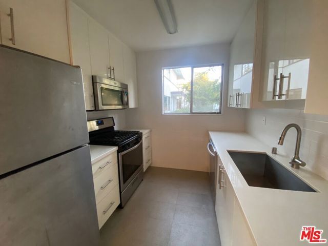 3130 S BARRINGTON Avenue A, Los Angeles, CA 90066