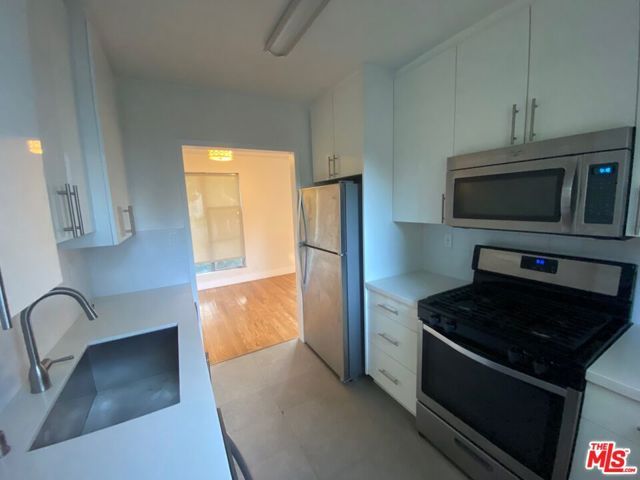 3130 S BARRINGTON Avenue A, Los Angeles, CA 90066