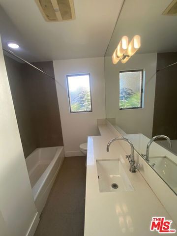 3130 S BARRINGTON Avenue A, Los Angeles, CA 90066