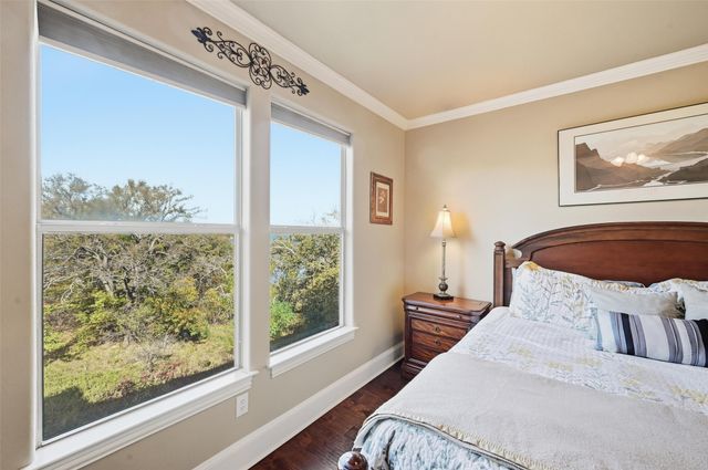 500 Waters Edge Drive 228, Lake Dallas, TX 75065