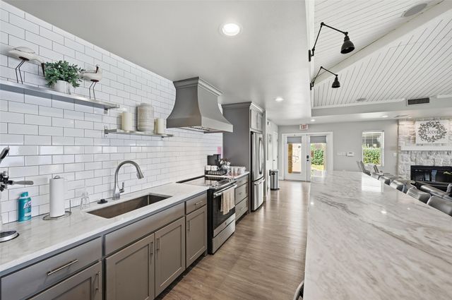 500 Waters Edge Drive 228, Lake Dallas, TX 75065