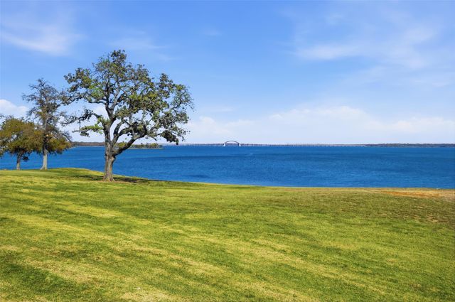 500 Waters Edge Drive 228, Lake Dallas, TX 75065