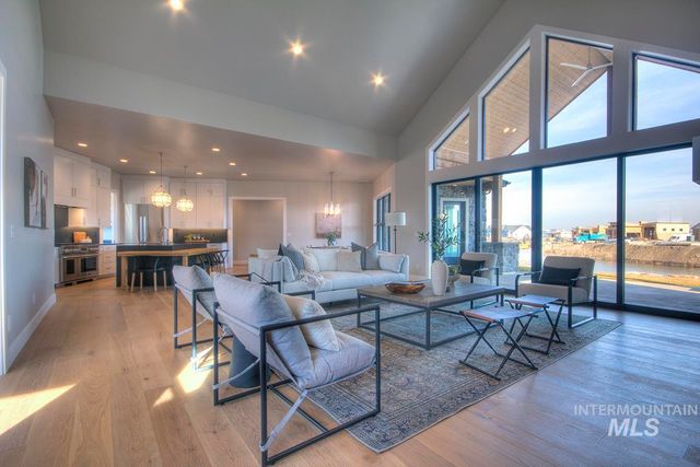 555 Century Ave, Middleton, ID 83644