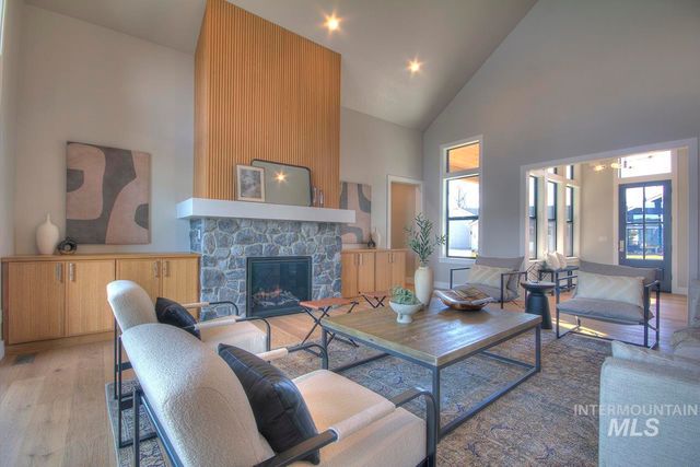 555 Century Ave, Middleton, ID 83644