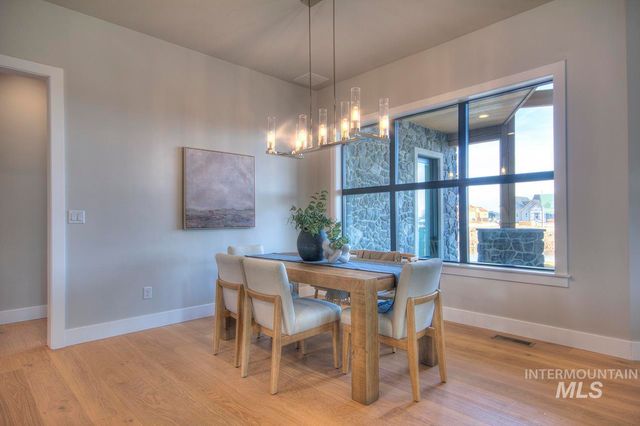 555 Century Ave, Middleton, ID 83644