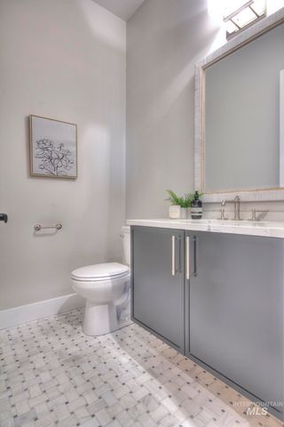 555 Century Ave, Middleton, ID 83644