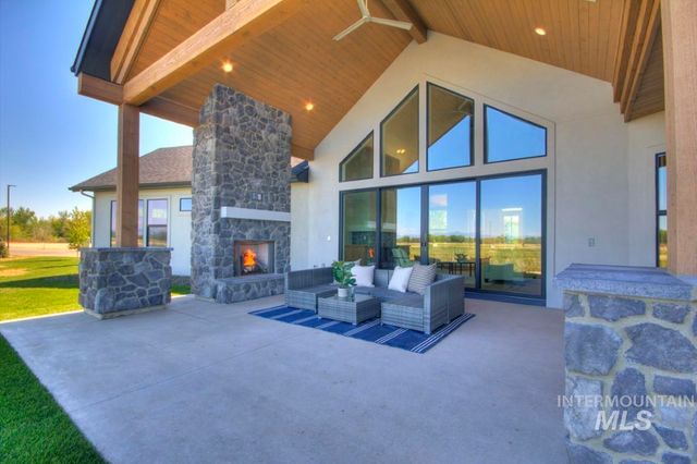 555 Century Ave, Middleton, ID 83644