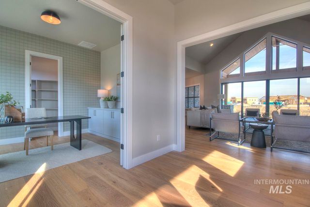 555 Century Ave, Middleton, ID 83644