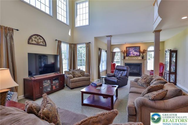 351 Manor Drive, Lower Nazareth Twp, PA 18064