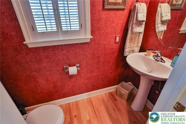 351 Manor Drive, Lower Nazareth Twp, PA 18064