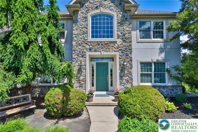 351 Manor Drive, Lower Nazareth Twp, PA 18064