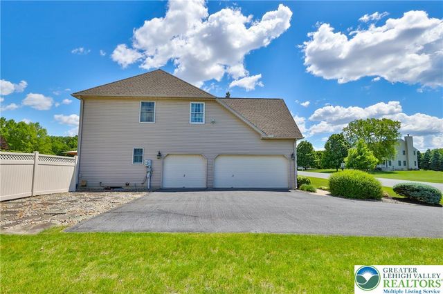 351 Manor Drive, Lower Nazareth Twp, PA 18064