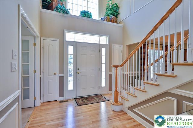 351 Manor Drive, Lower Nazareth Twp, PA 18064