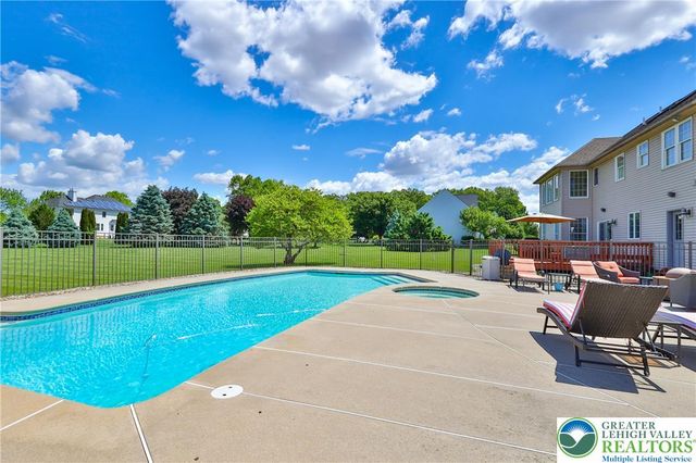 351 Manor Drive, Lower Nazareth Twp, PA 18064