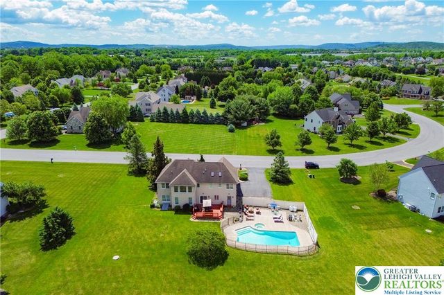 351 Manor Drive, Lower Nazareth Twp, PA 18064