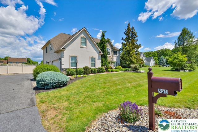 351 Manor Drive, Lower Nazareth Twp, PA 18064