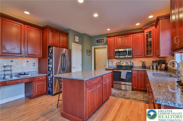 351 Manor Drive, Lower Nazareth Twp, PA 18064