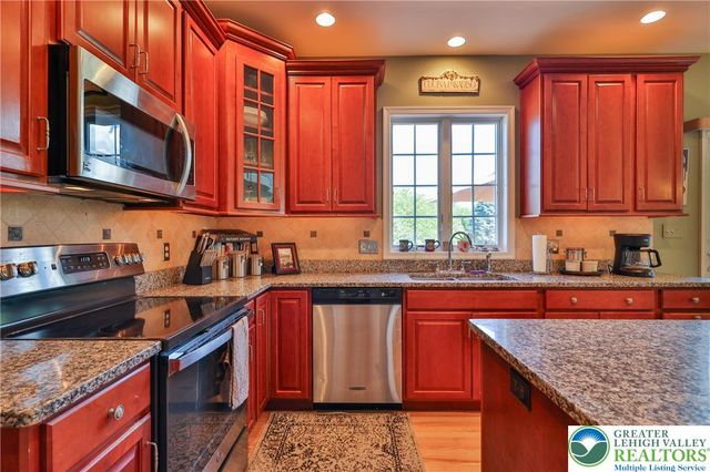 351 Manor Drive, Lower Nazareth Twp, PA 18064