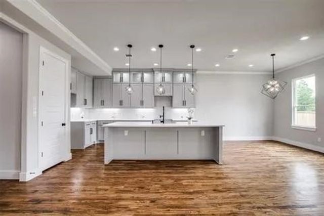 1702 Seevers Avenue, Dallas, TX 75216