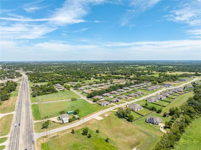 220 Fox Run Lane, Robinson, TX 76706