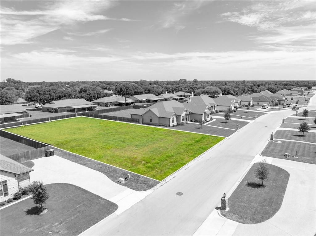 220 Fox Run Lane, Robinson, TX 76706