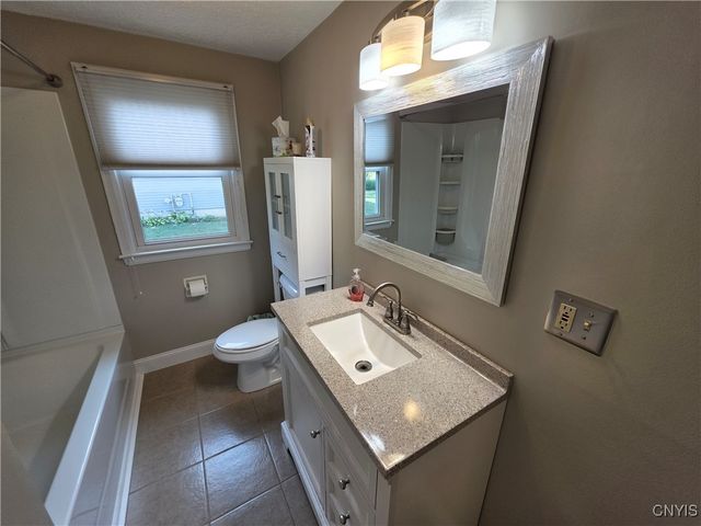 5937 Lakeshore Road, Cicero, NY 13039