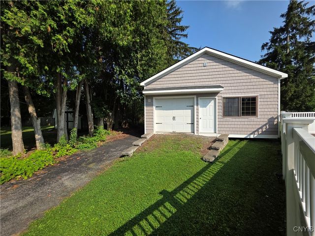 5937 Lakeshore Road, Cicero, NY 13039