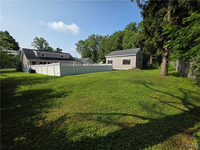 5937 Lakeshore Road, Cicero, NY 13039