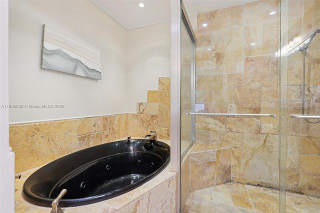 121 SW 96th Ter 205, Plantation, FL 33324